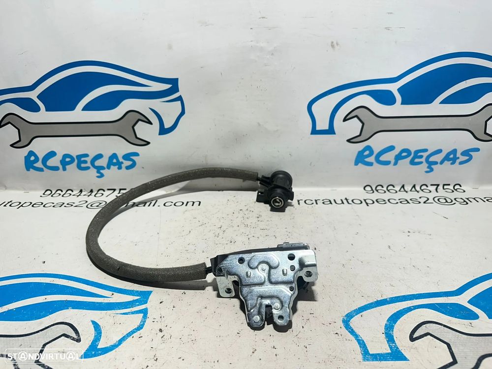 .Fecho Mala Eletrico Mercedes-Benz Classe C W204 A2047500185 2007 - 2014 - 2