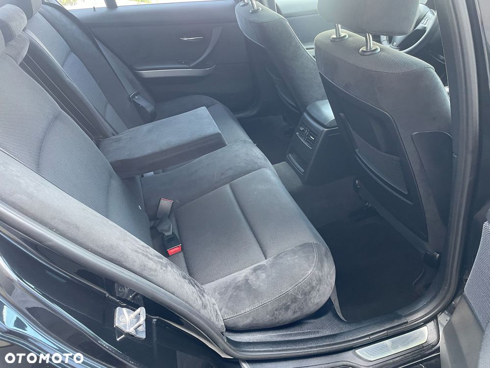 BMW Seria 3 318i Edition Sport - 26