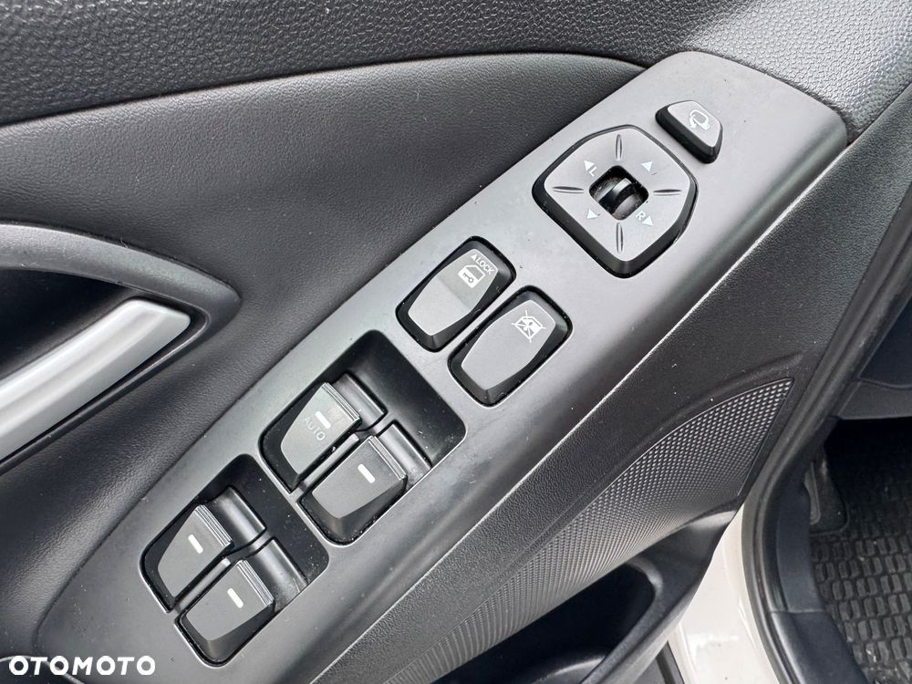 Hyundai ix35 1.7 CRDi 2WD Fifa World Cup Edition - 13