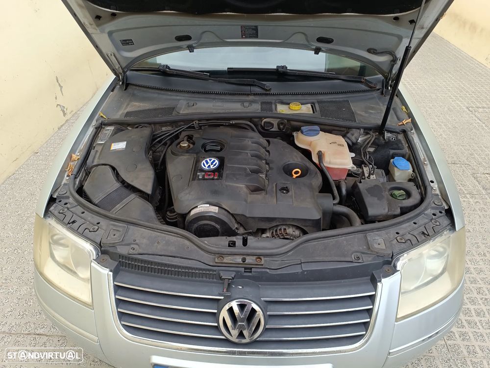 VW Passat 1.9 TDi Highline - 3
