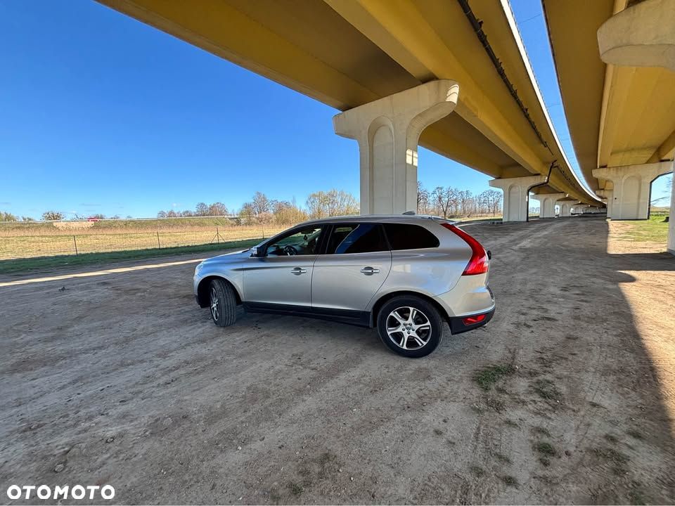 Volvo XC 60 T6 AWD Momentum - 9