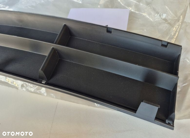 KRATKA ZDERZAKA ATRAPA PRZÓD BMW E39 8235672 51118235672 - 2