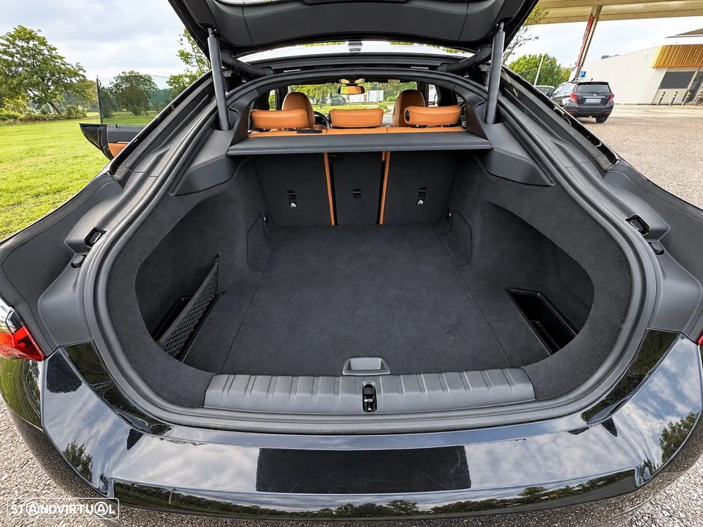 BMW i4 - 8