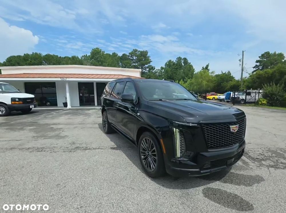 Cadillac Escalade - 4