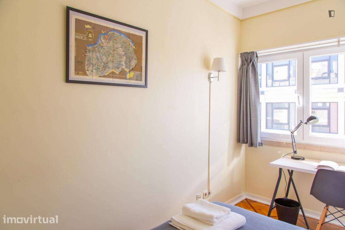 Quarto - localizado em São Sebastião Lisbon - Grande imagem: 3/32
