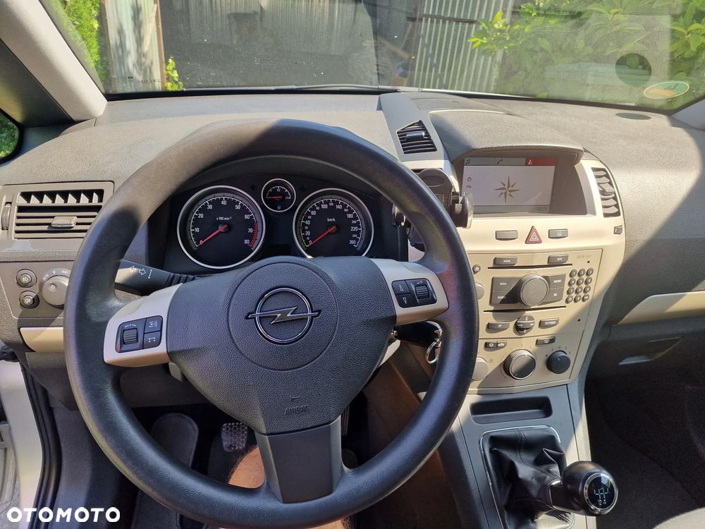 Opel Zafira - 10