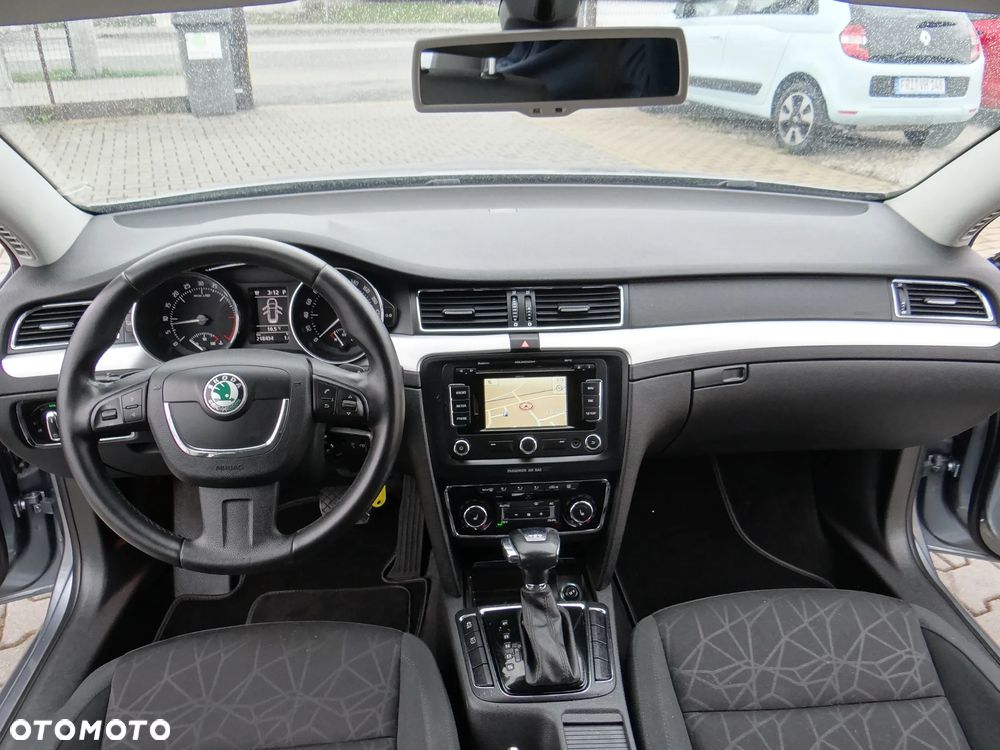 Skoda Superb 2.0 TDI DSG FAMILY - 26