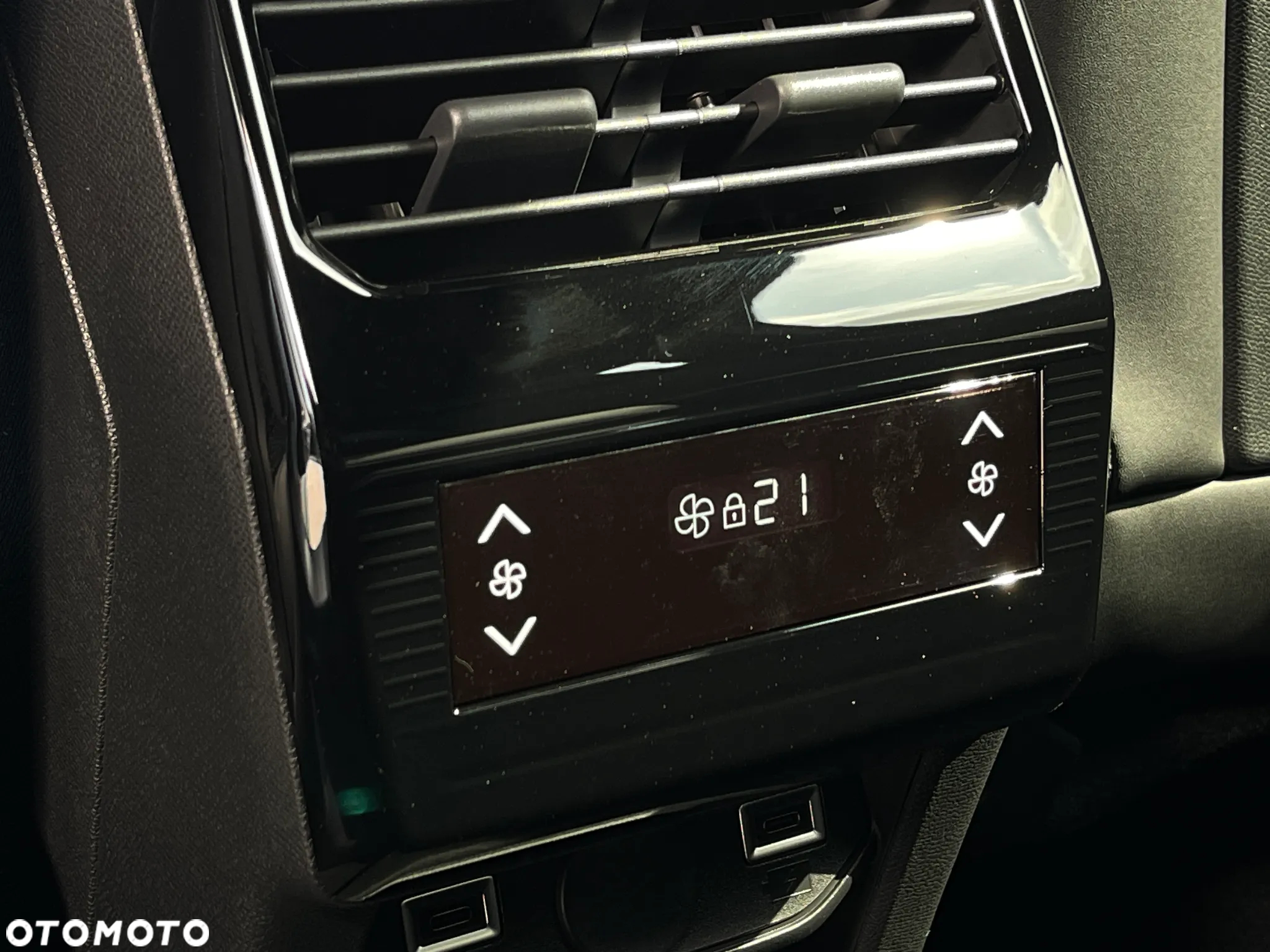 Peugeot 5008 1.2 PureTech mHEV GT S&S e-DCS6 - 26