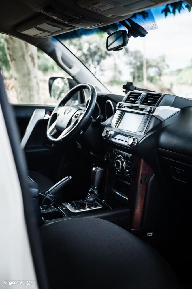Toyota Land Cruiser Prado - 23