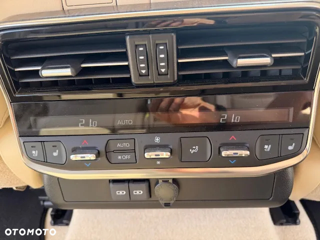 Toyota Land Cruiser - 11