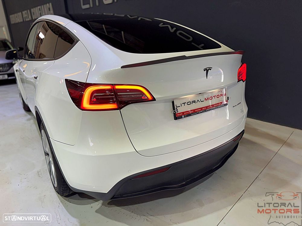 Tesla Model Y Long Range Dual Motor AWD - 10