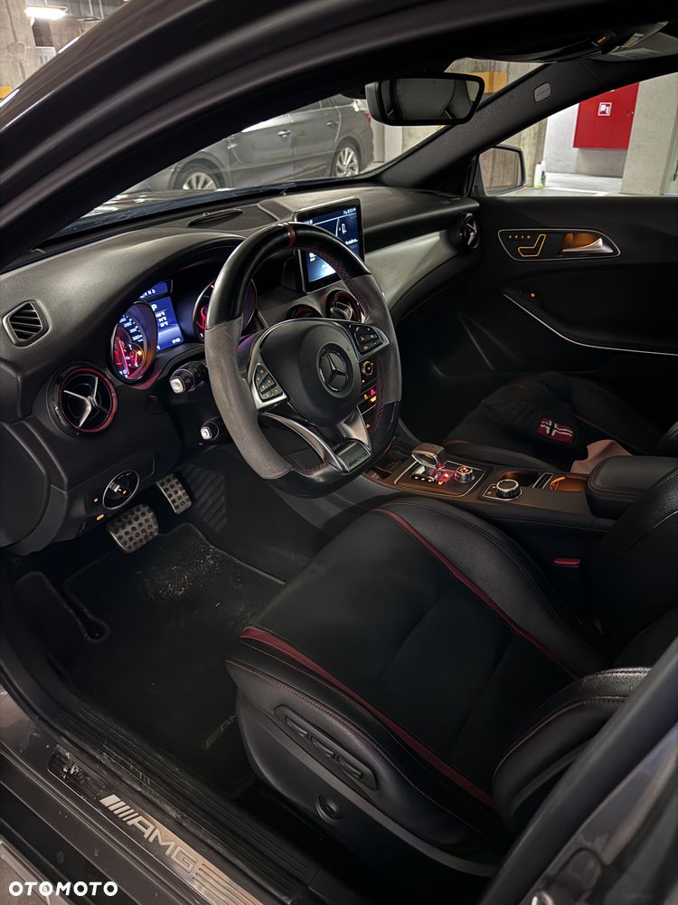 Mercedes-Benz GLA - 7