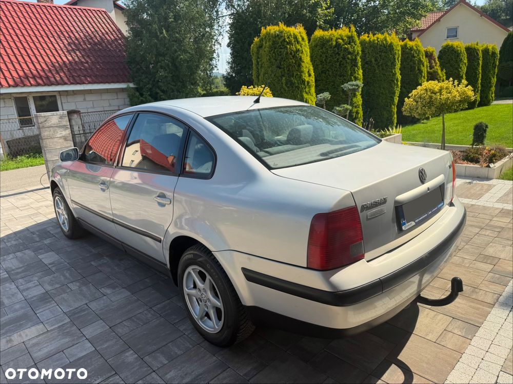 Volkswagen Passat 1.9 TDI CL - 39