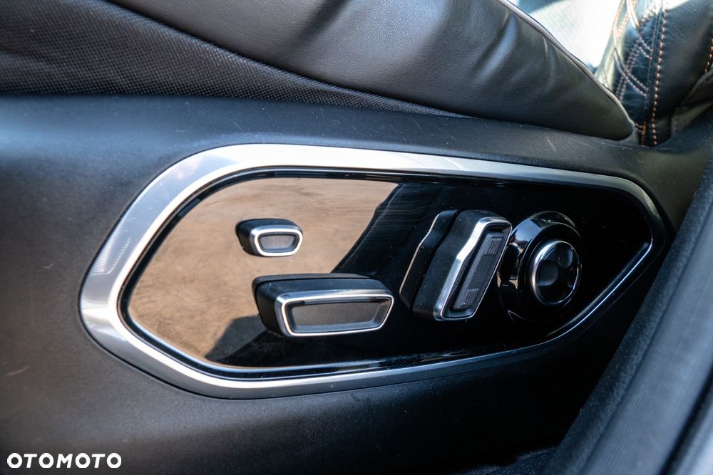 Jeep Grand Cherokee 5.7 V8 HEMI Summit - 19