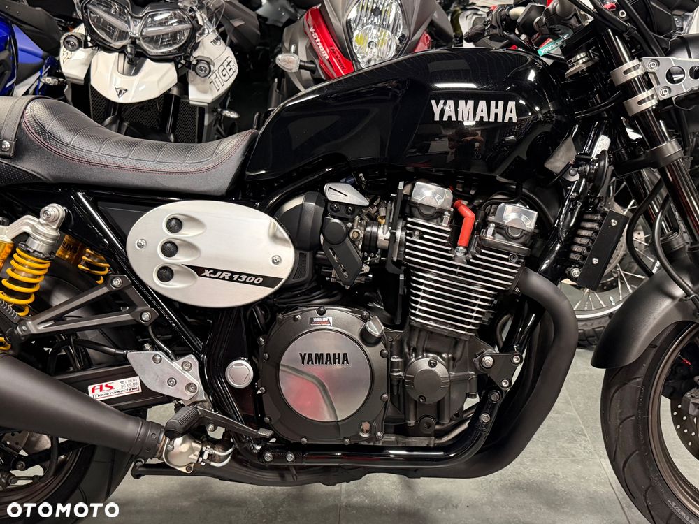 Yamaha XJR - 7