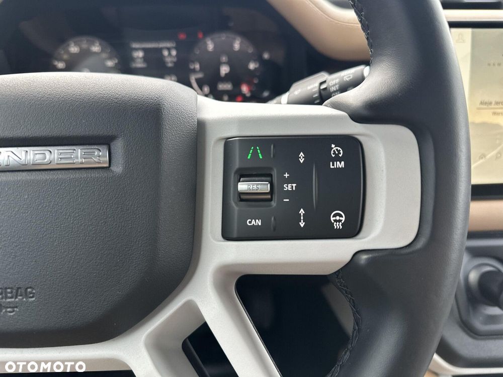 Land Rover Defender - 21