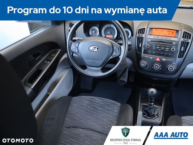 Kia Ceed - 8