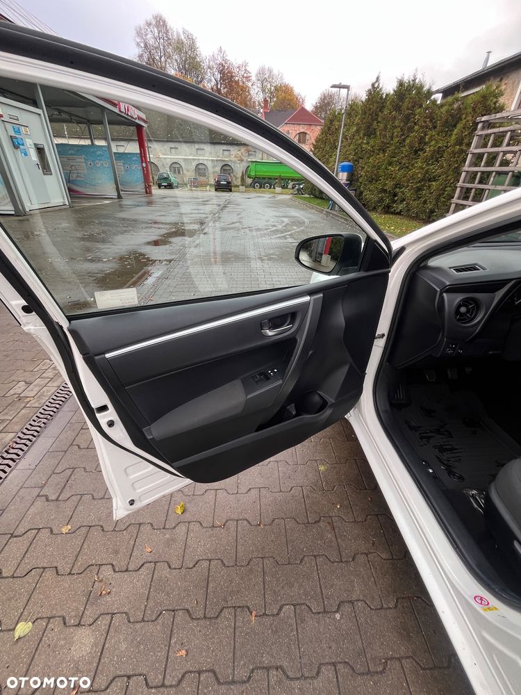 Toyota Corolla 1.33 Active EU6 - 11