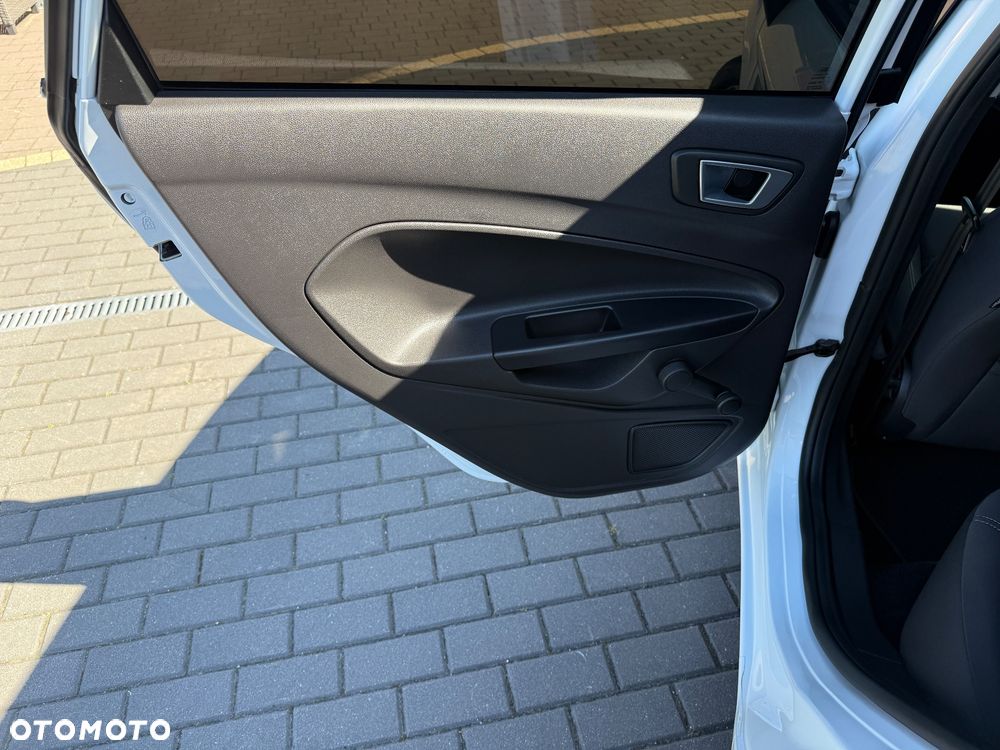 Ford Fiesta - 12