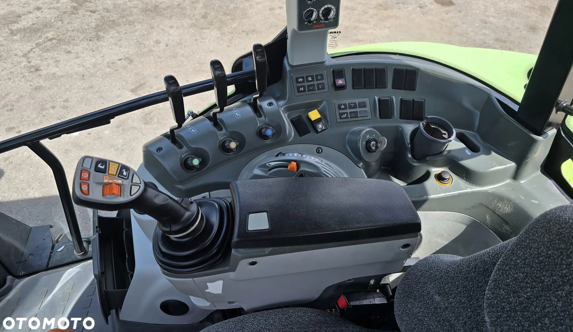 Claas Arion 430 - 11