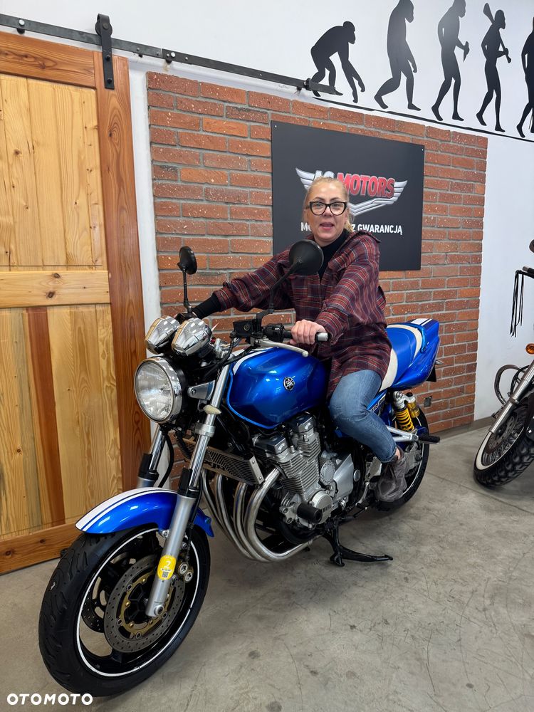 Yamaha XJR - 28