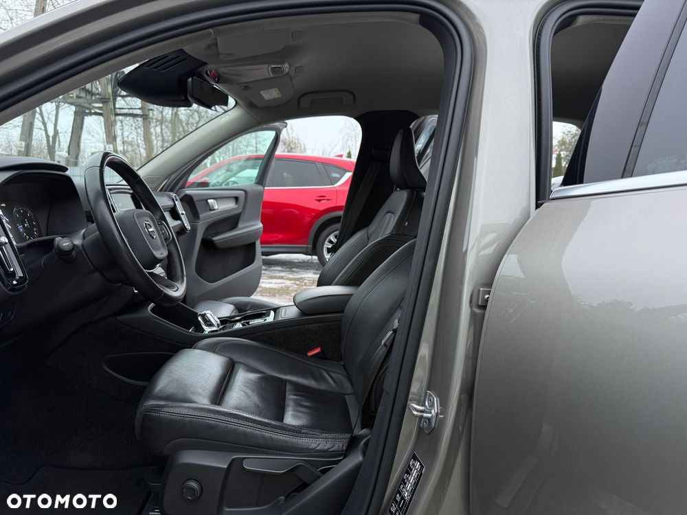 Volvo XC 40 D3 Momentum Pro - 26