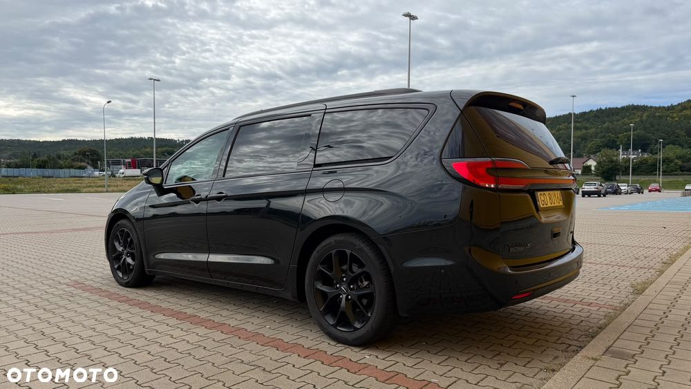 Chrysler Pacifica - 5