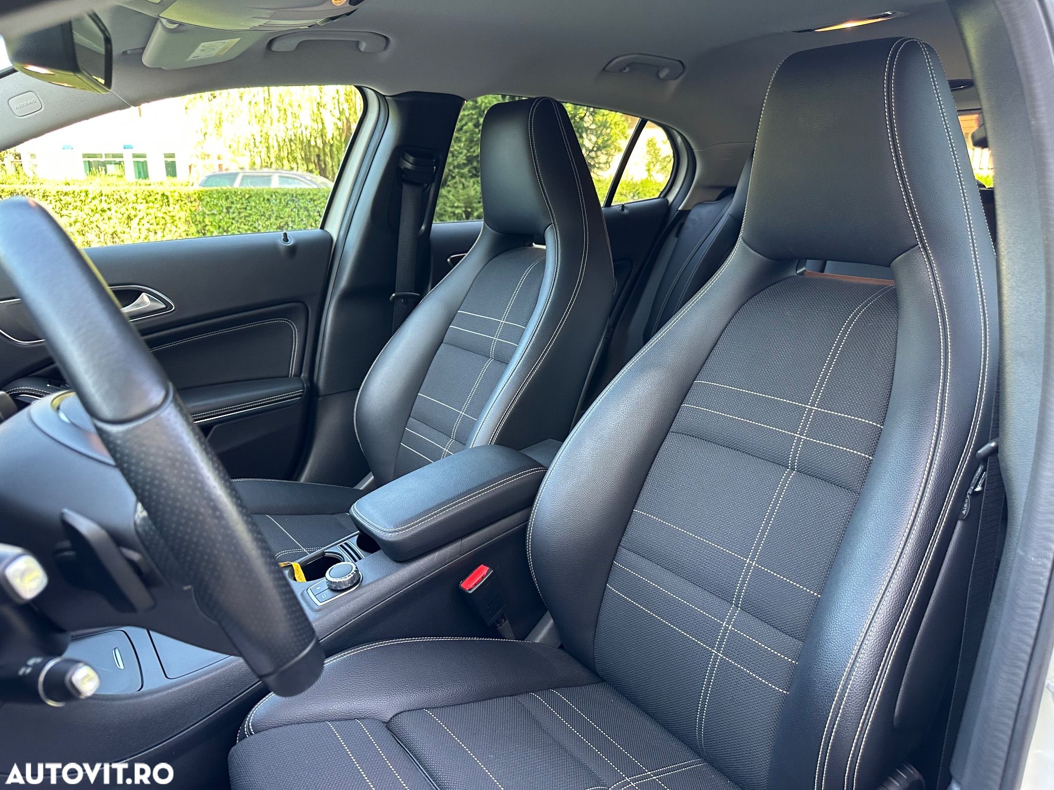 Mercedes-Benz GLA - 13
