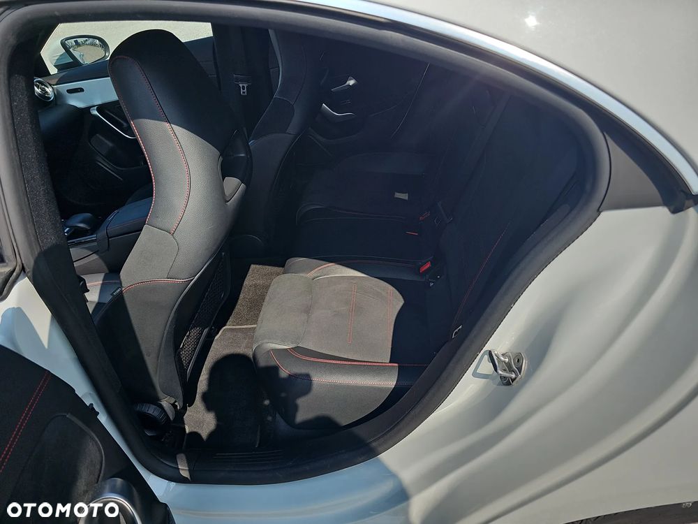Mercedes-Benz CLA 200 d AMG Line 8G-DCT - 20