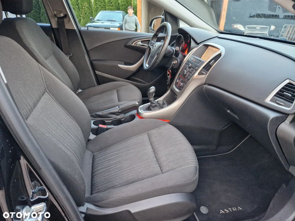 Opel Astra 1.6 NAVI - 38