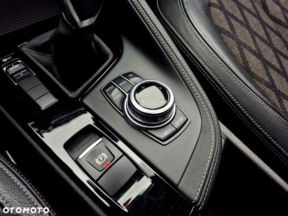 BMW X1 sDrive18d xLine - 17
