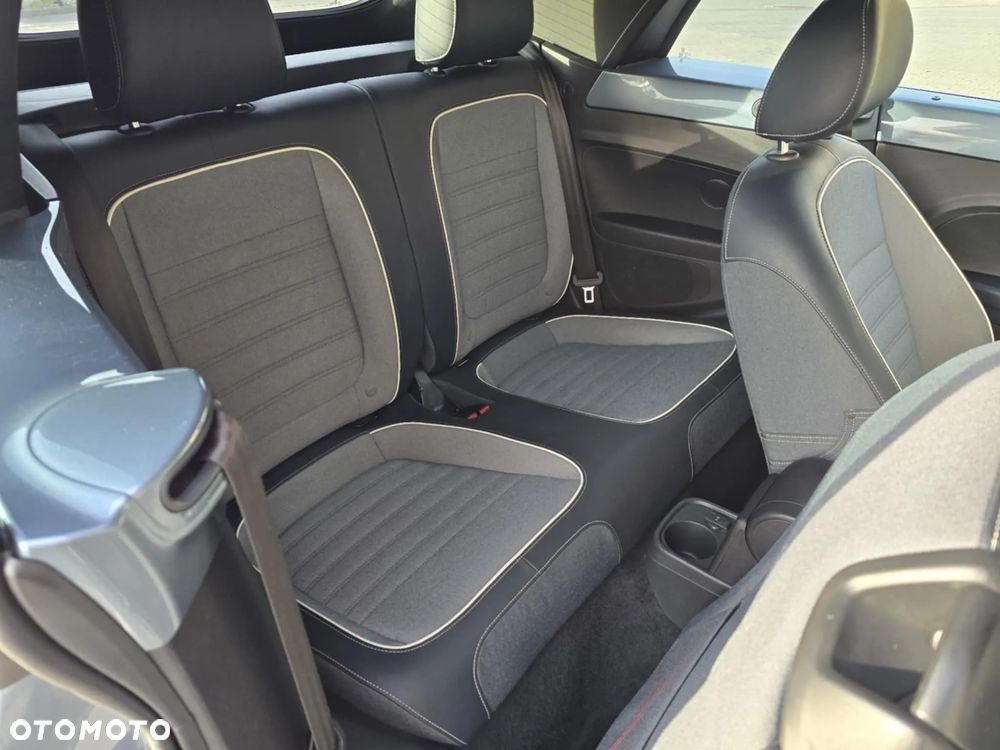 Volkswagen New Beetle - 29