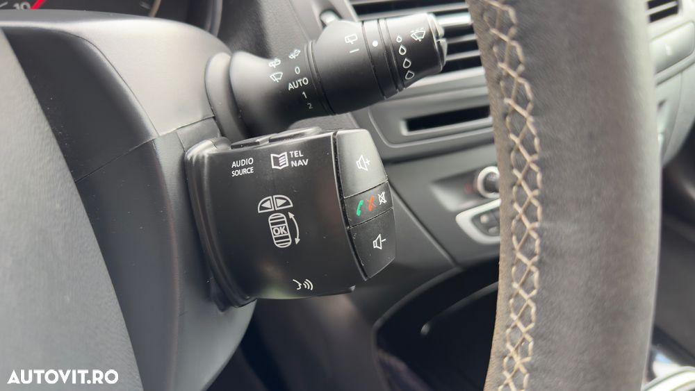 Renault Laguna dCi 150 FAP Bose - 17