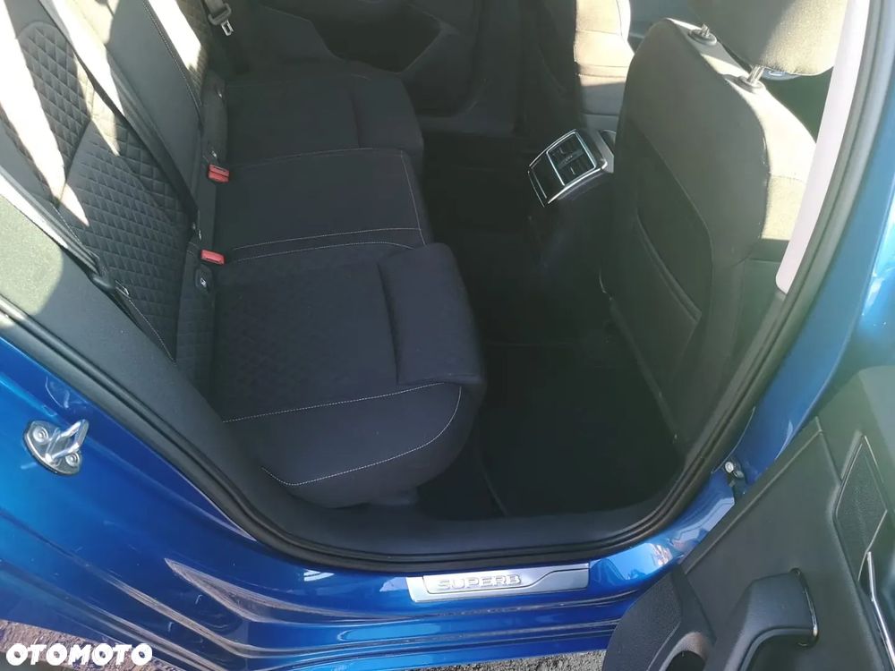 Skoda Superb 2.0 TDI DSG Ambition - 24