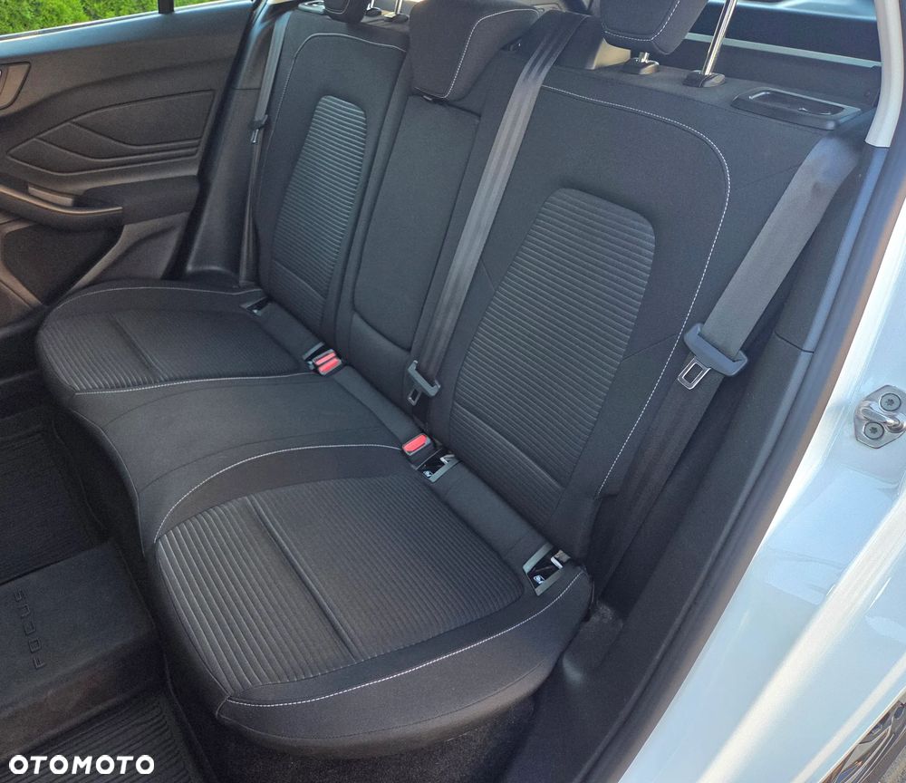 Ford Focus 1.0 EcoBoost Titanium Business - 16