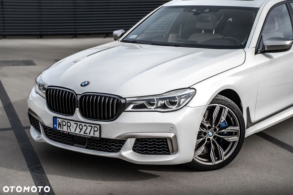 BMW Seria 7 M760Li xDrive - 15