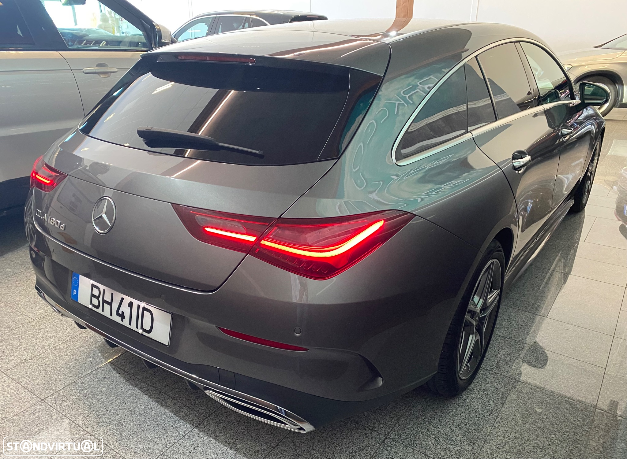 Mercedes-Benz CLA 180 d Shooting Brake AMG Line Aut. - 3