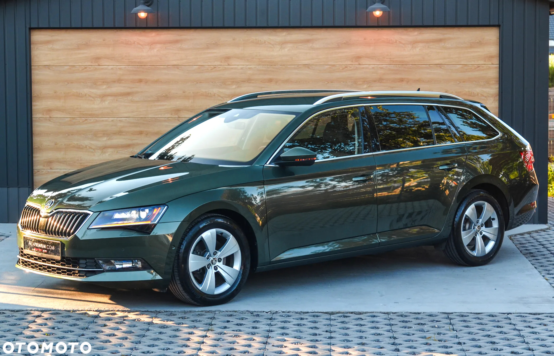 Skoda Superb 2.0 TDI SCR Style DSG - 3