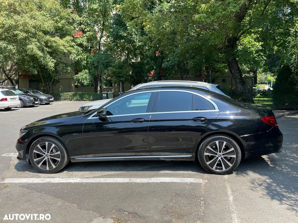 Mercedes-Benz E 300 de Aut. - 9