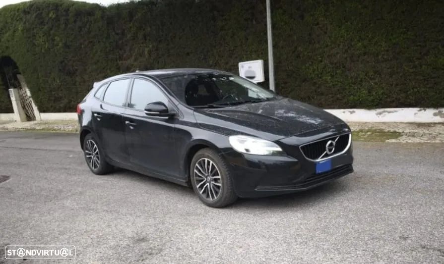 Volvo V40 2.0 D3 Momentum - 1