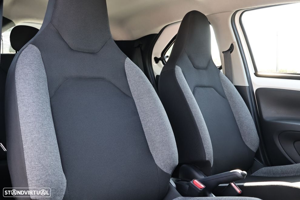 Toyota Aygo X 1.0 Pulse CVT - 12
