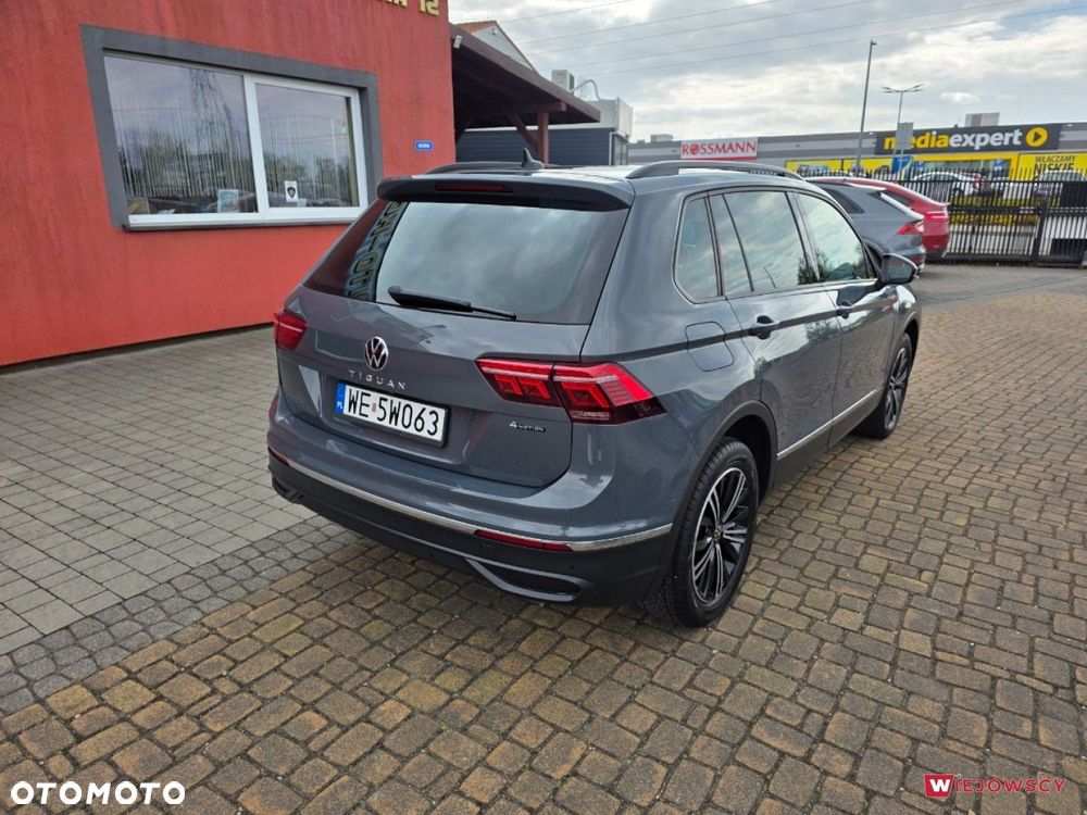 Volkswagen Tiguan - 12
