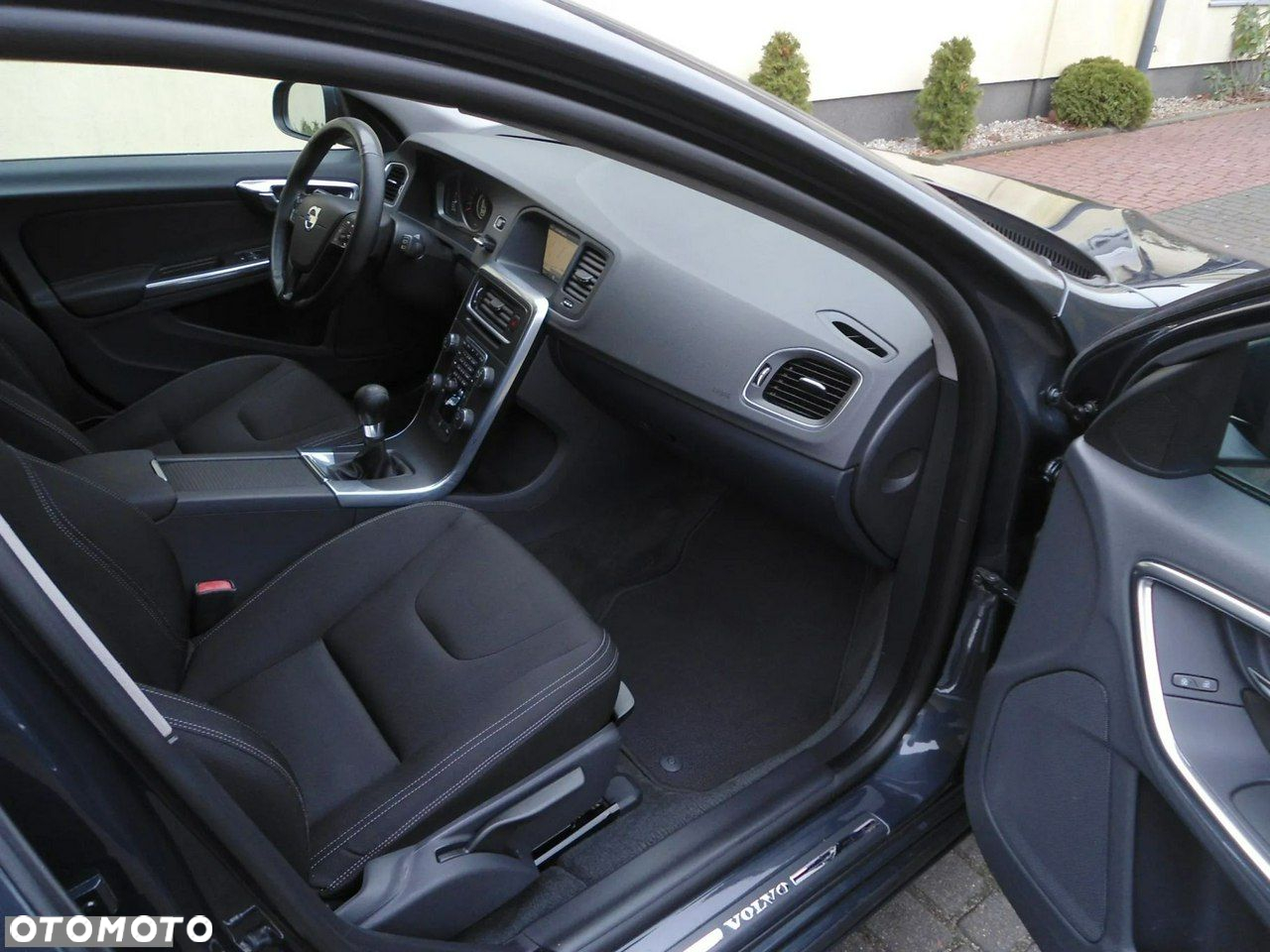 Volvo V60 D2 Momentum - 21