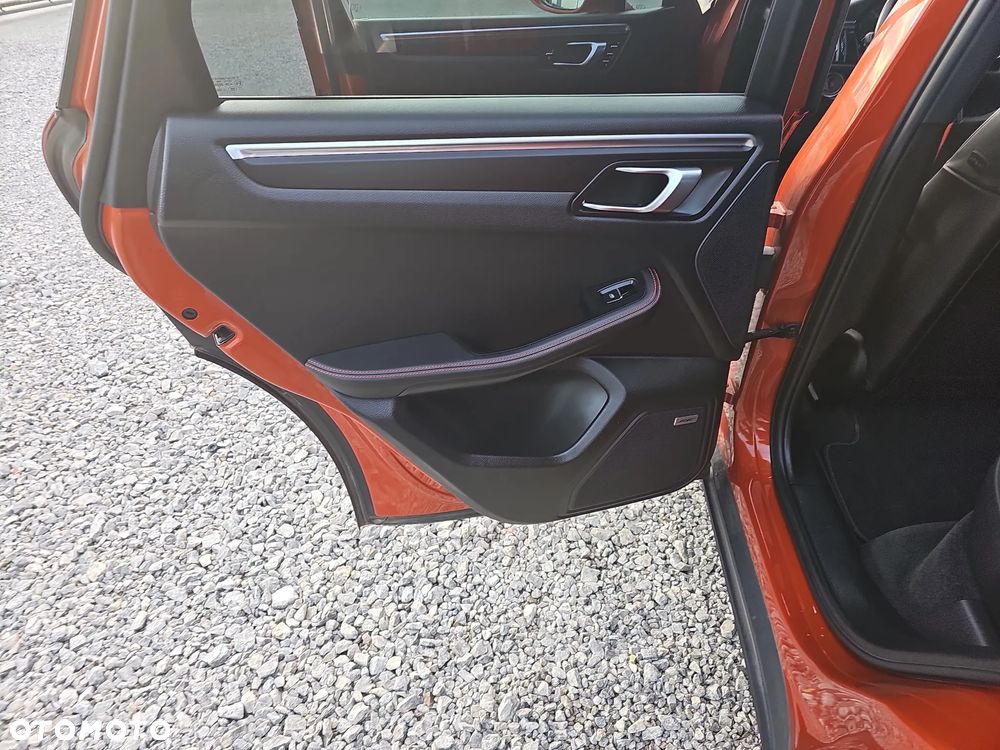 Porsche Macan T - 22