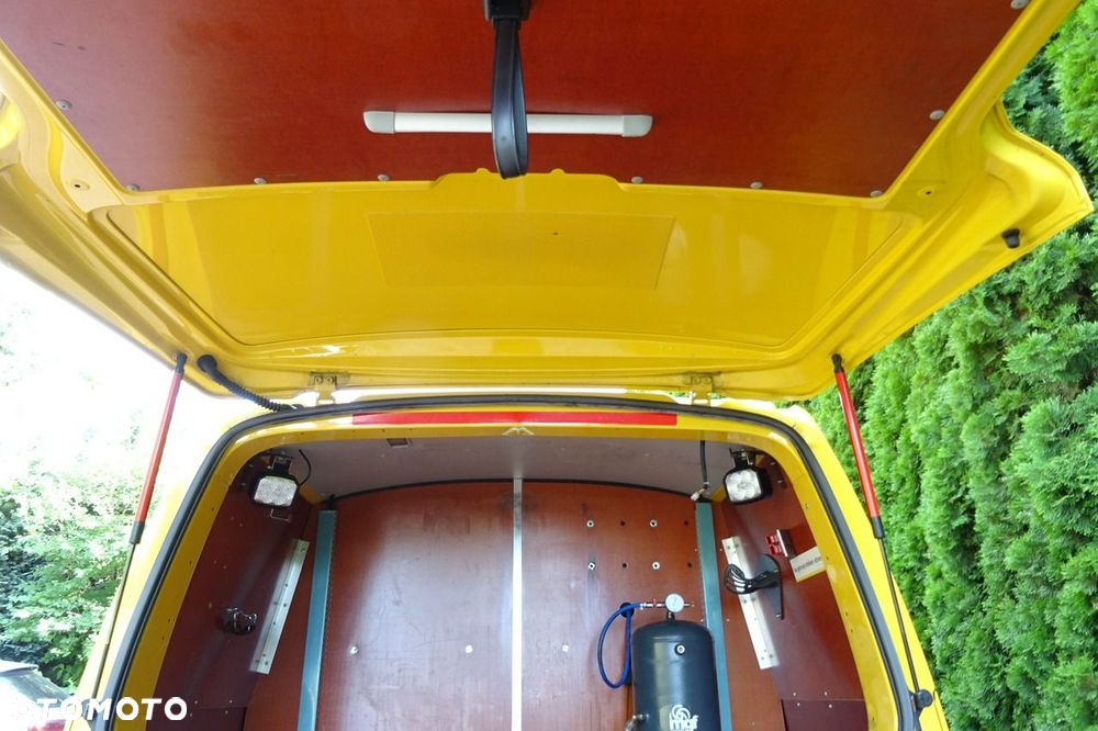 Volkswagen Transporter - 25