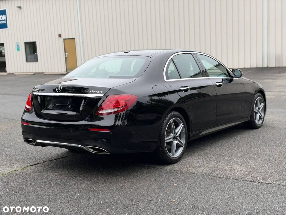 Mercedes-Benz Klasa E 300 9G-TRONIC - 3