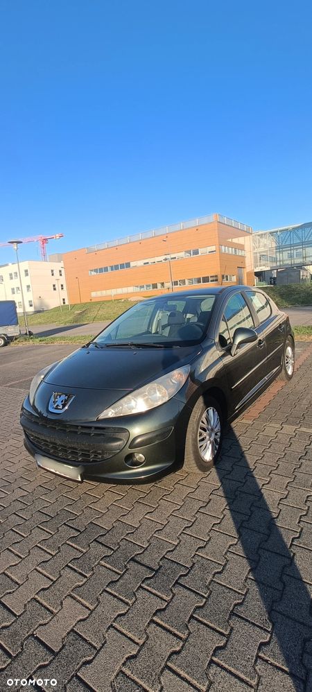 Peugeot 207 1.4 HDi Presence - 2
