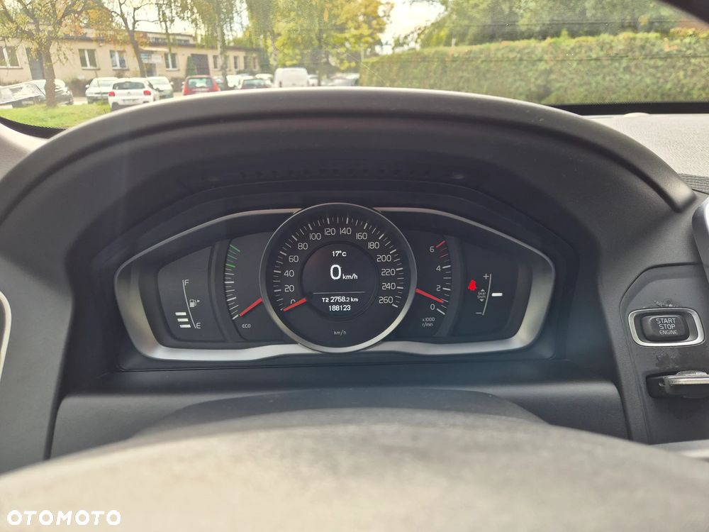 Volvo XC 60 D3 Momentum - 18