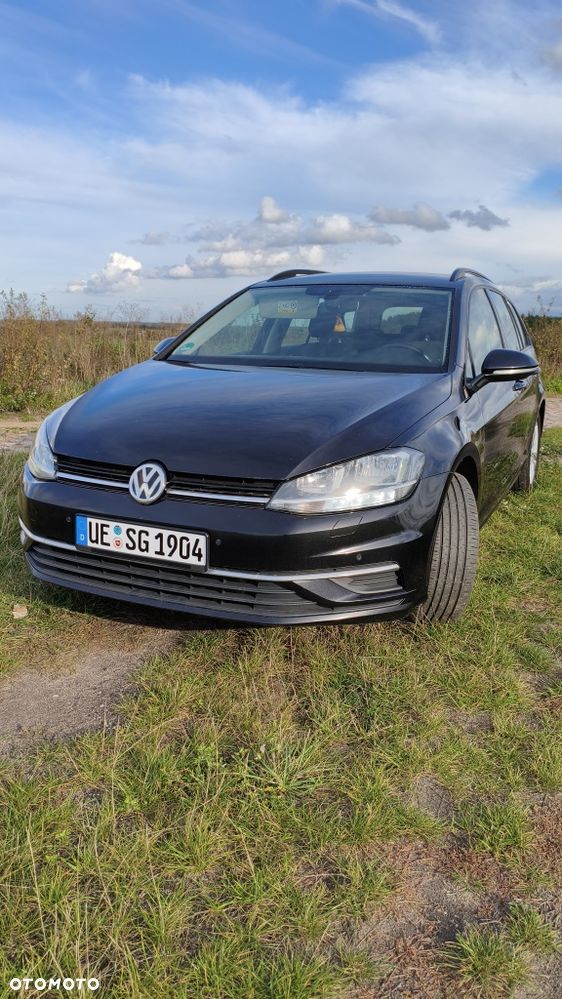 Volkswagen Golf - 1