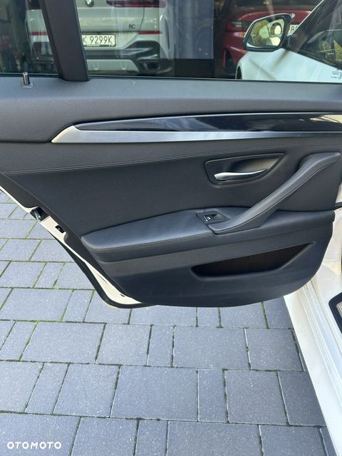 BMW Seria 5 520d xDrive - 8